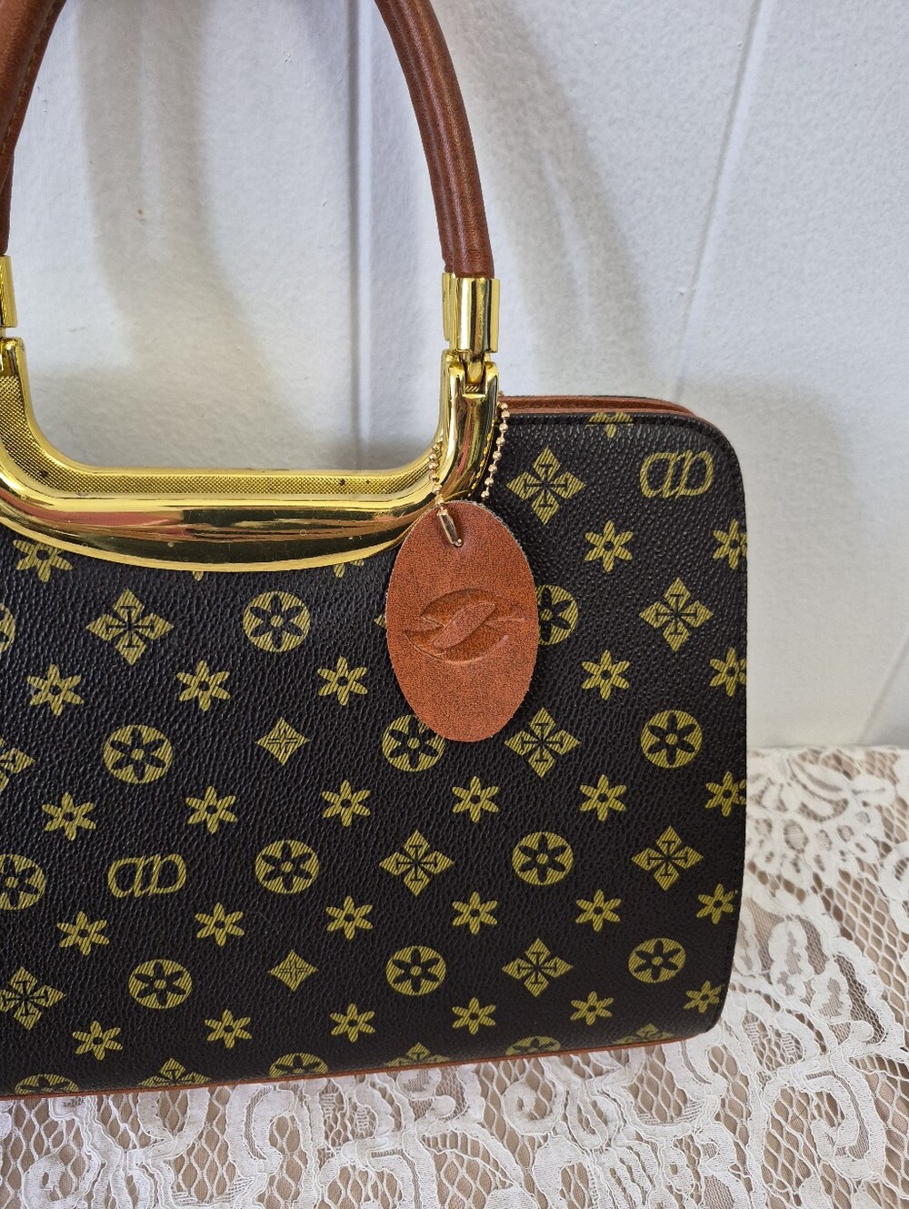 Designer Inspired Handbag - Picture 3 of 8